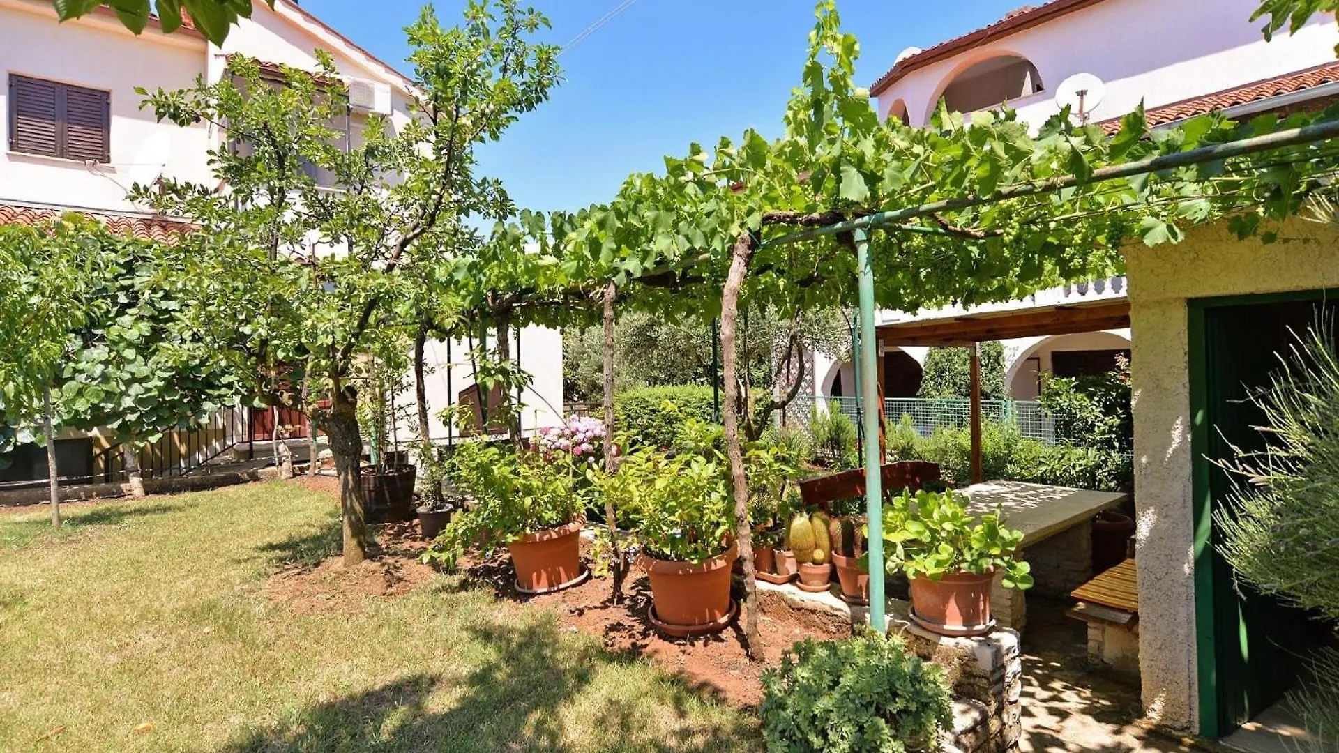 Apartment Ferienwohnung Fuer 3 Personen Ca 35 Qm In Stinjan, Istrien Istrische Riviera